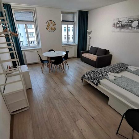Central Apartment Metro 1 Min. Viena Exterior foto